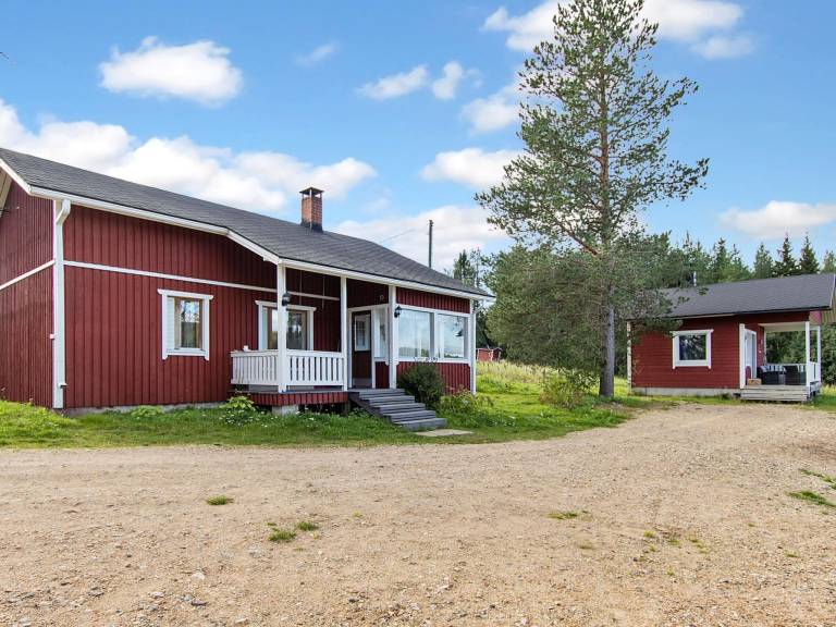 House with sauna & patio — photo 2