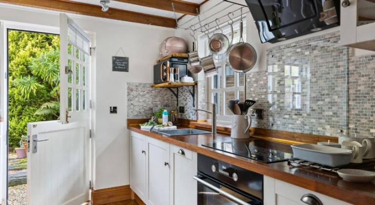 House with 2 rooms for 4 persons — photo 3