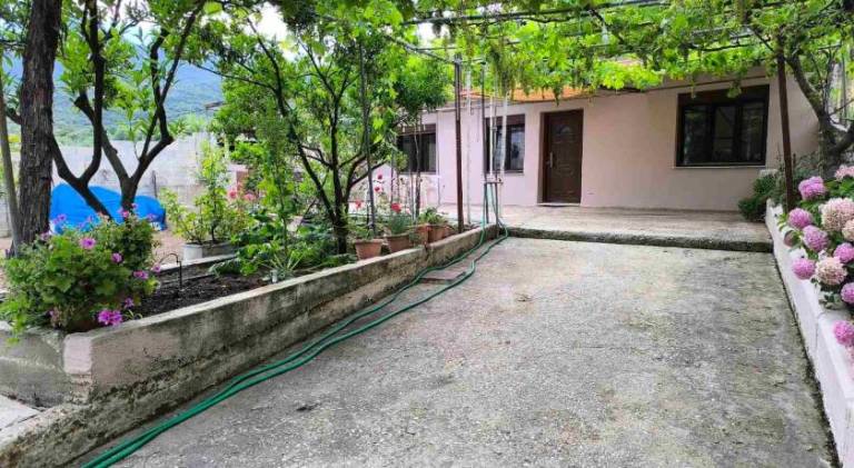 Vacation home with garden, barbecue & patio in Kavala