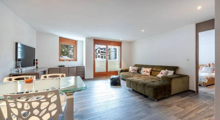 Holiday apartment with pool in St. Moritz