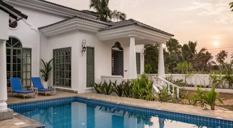 Charming house with pool & patio | Pets are welcome — photo 2