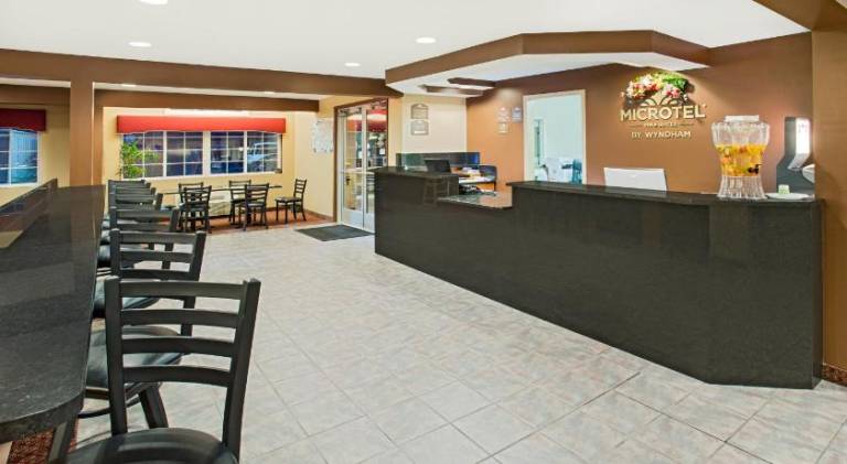 Microtel Inn & Suites by Wyndham Holland — photo 2