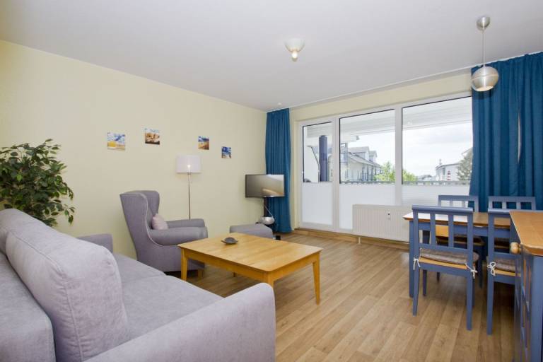 Ferienwohnung mit Balkon, Schwimmbad- und Saunanutzung - Haus Rügen FeWo 08 — photo 4