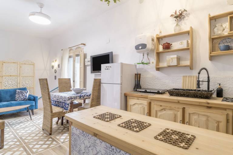 Holiday Home 'Casa Bohemia' with Lake Views, Shared Terrace and Air Conditioning — photo 4