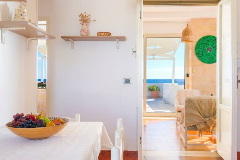 Children-friendly nice rental apartment with grill & patio | Beach view | Beach nearby | Pet-friendly — photo 3