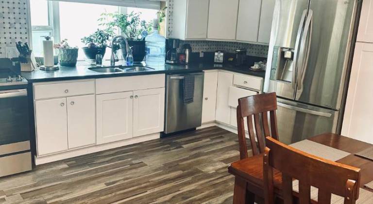 Vacation home with hot tub | Pet-friendly — photo 4