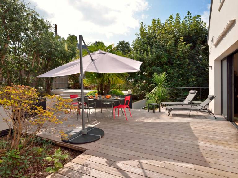 Vacation home with BBQ, garden & patio — photo 2