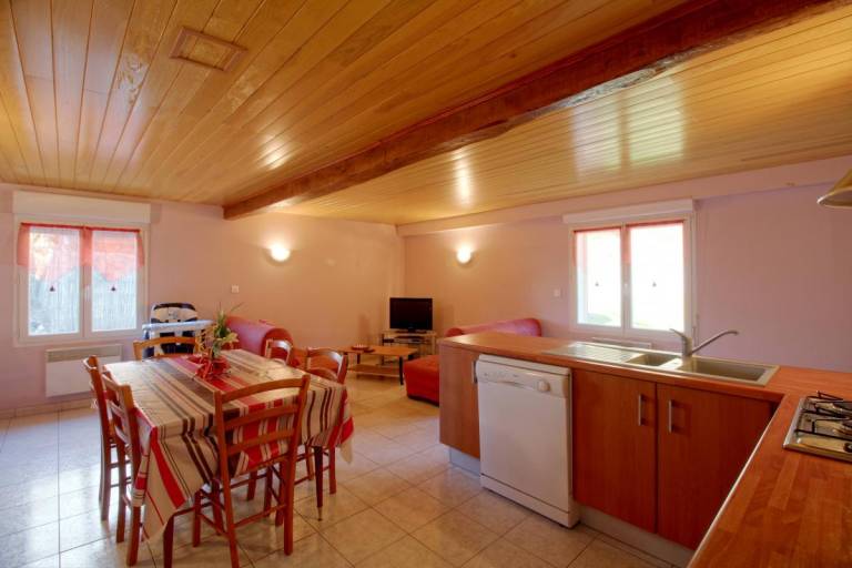 Gite with garden & barbeque — photo 3