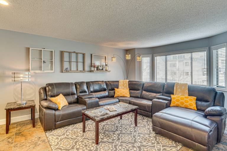 3 Mi to Boat Ramp: Osage Beach Condo w/ Grill! — photo 4