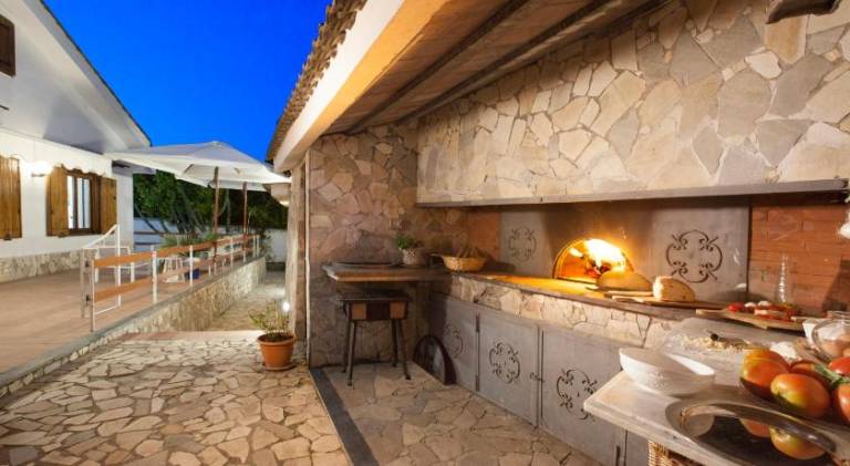 Villa with pool & jacuzzi | Pets allowed — photo 4