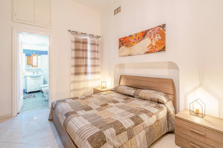 Apartment "Oikia Sea" with Shared Terrace & Wi-Fi in Syracuse