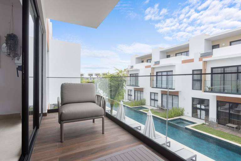 Charming holiday apartment with pool, yard & terrace | Lake view | Pets allowed in Altagracia