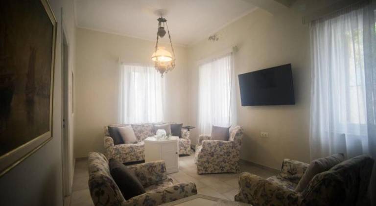 Lovely house with patio, grill & garden | Suitable for remote work | Pets allowed — photo 3