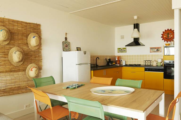Apartment with yard & patio — photo 3