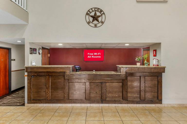 Red Roof Inn Dumas — photo 4