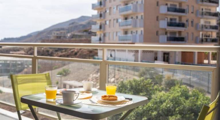 Rental apartment with pool in Roquetas de Mar