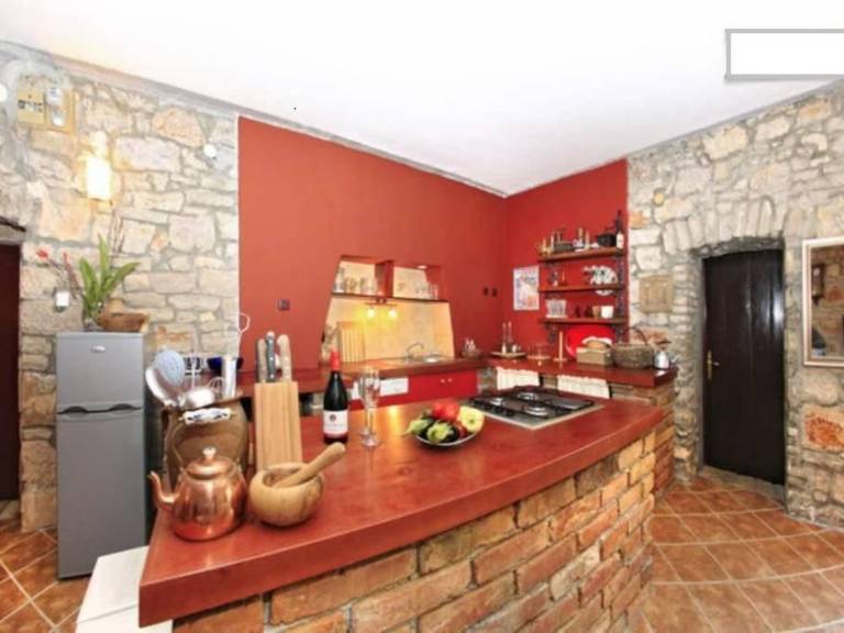 Vacation home with jacuzzi, terrace & garden — photo 3