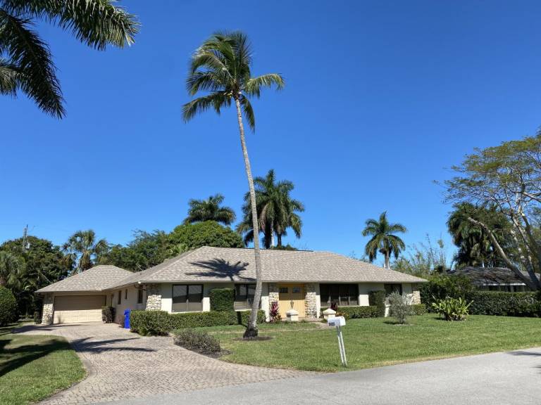 Peaceful and private Naples home, heated pool, close to the beach — photo 2