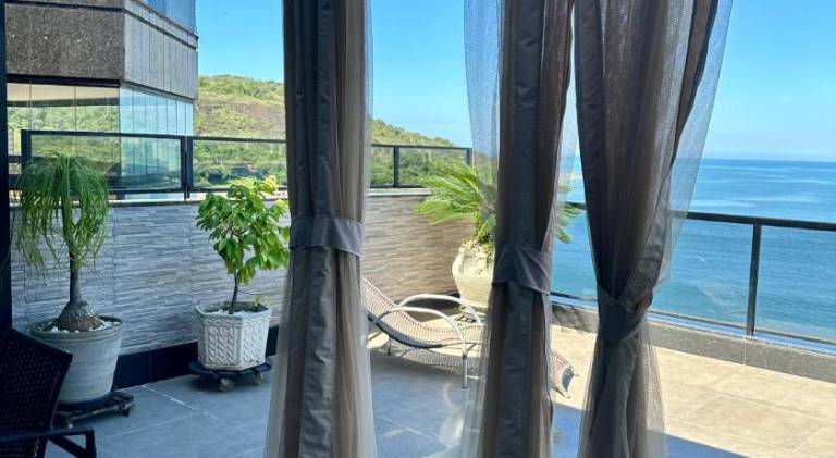 Holiday apartment with pool — photo 4