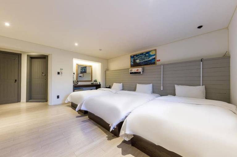 HOTEL YaJa West Gate