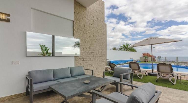 Villa with pool — photo 3