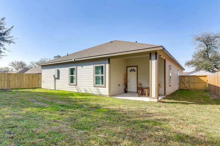 Easy Hwy Access to Dtwn: Pet-Friendly Houston Home — photo 3