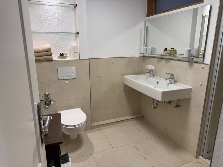 Landhof Angstl - Gästezimmer und Tagungsraum (DE Höslwang) - Joos Clemens - 3000 — photo 5