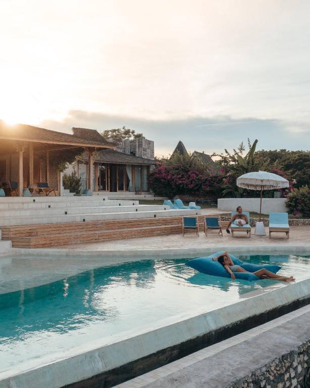 MODERN, LUXURY 5 BEDROOM, BEACH FRONT 2 POOLS — photo 4