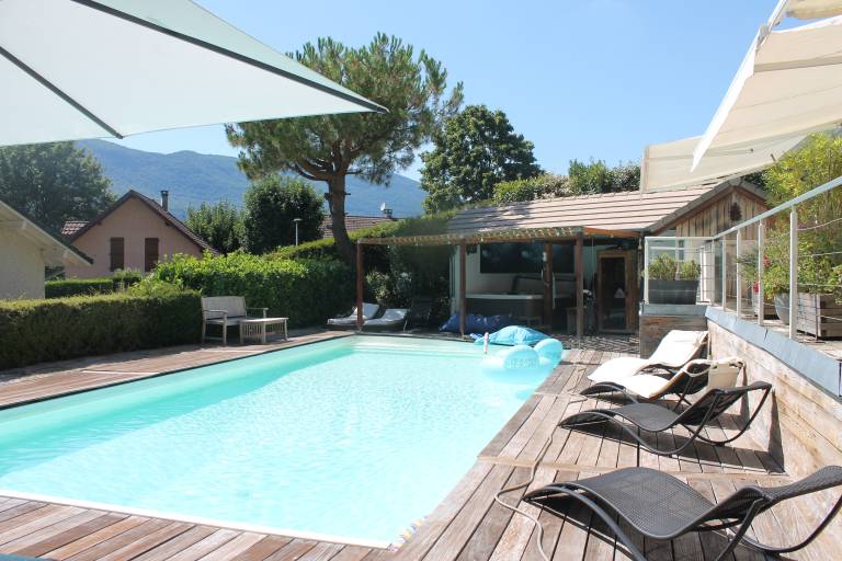 Child-friendly nice apartment with sauna, yard & heated pool | Lake view | Pet-friendly — photo 3