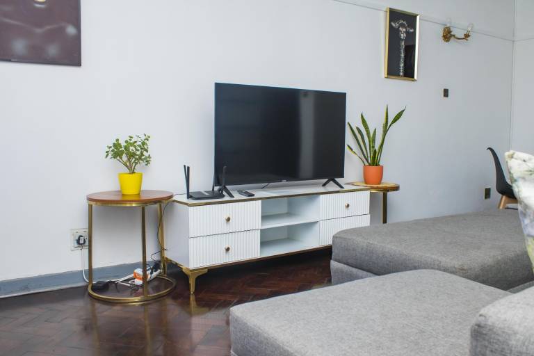 Centrally Located 1 Bedroom Apartment 2365