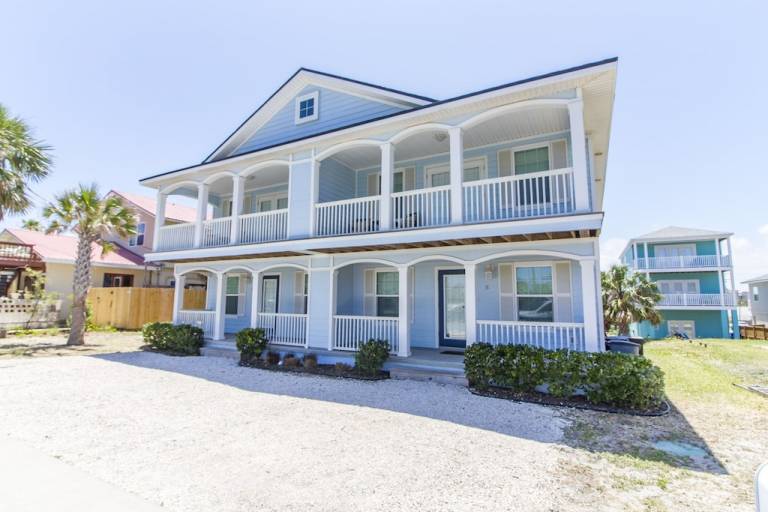 House  Crescent Beach