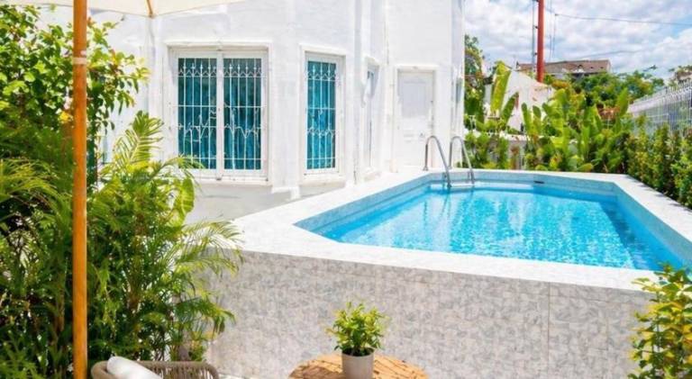 350 m&sup2; Villa