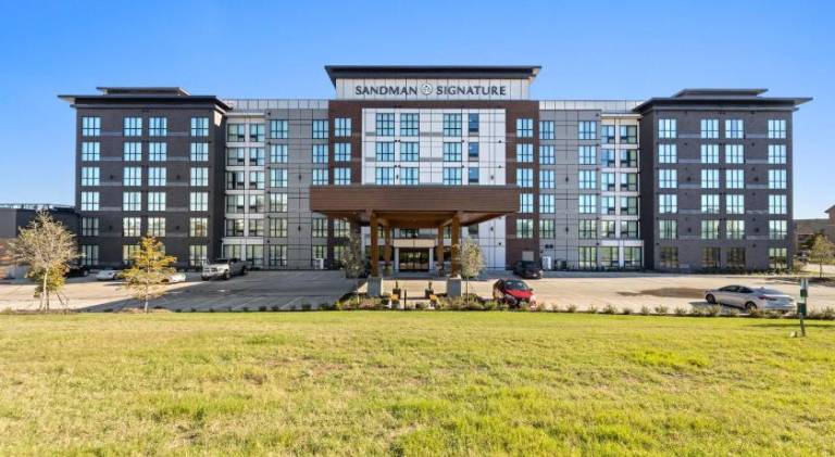 Sandman Signature Dallas Las Colinas Hotel & Suites in Irving, TX