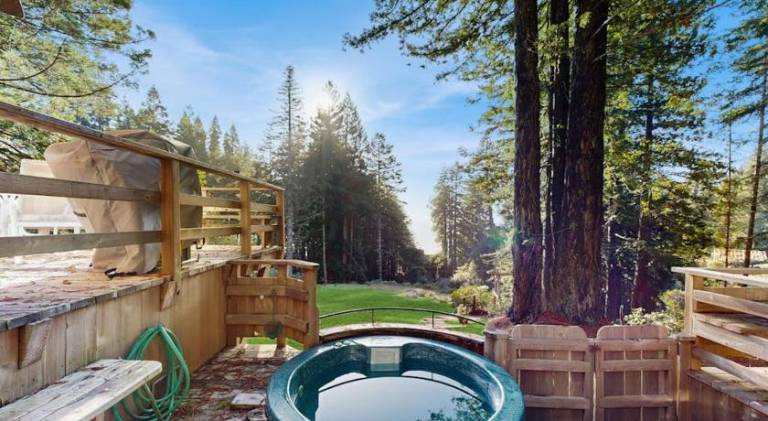 Vacation home with hot tub & pool | Suitable for remote work — photo 5