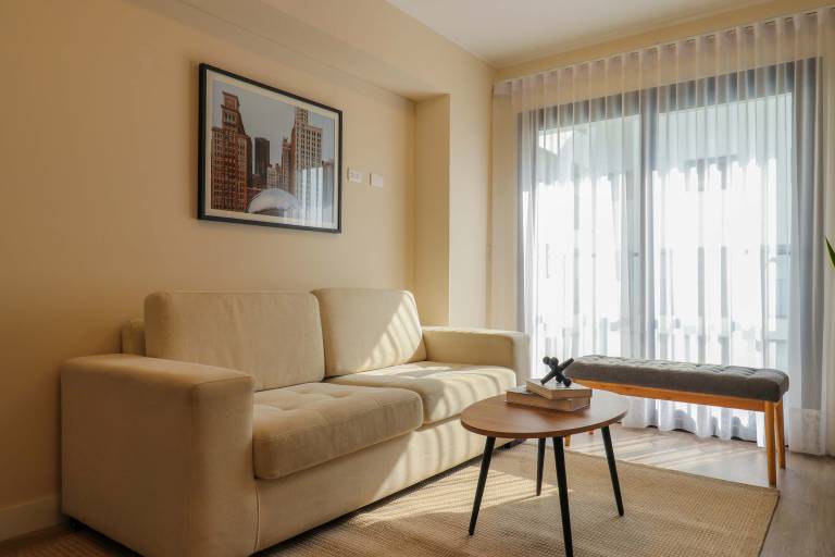 w Stylish 1BR w Balcony in Trendy Barranco