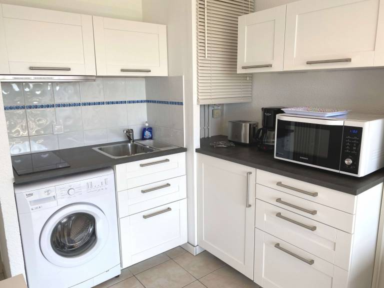 T1 with balcony, air con, wifi, pets OK in Balaruc-les-Bains — photo 5