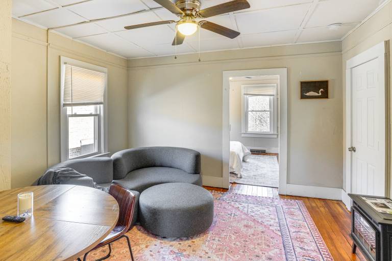 Walk to Dtwn Hudson: Cozy Upstate Apartment — photo 5