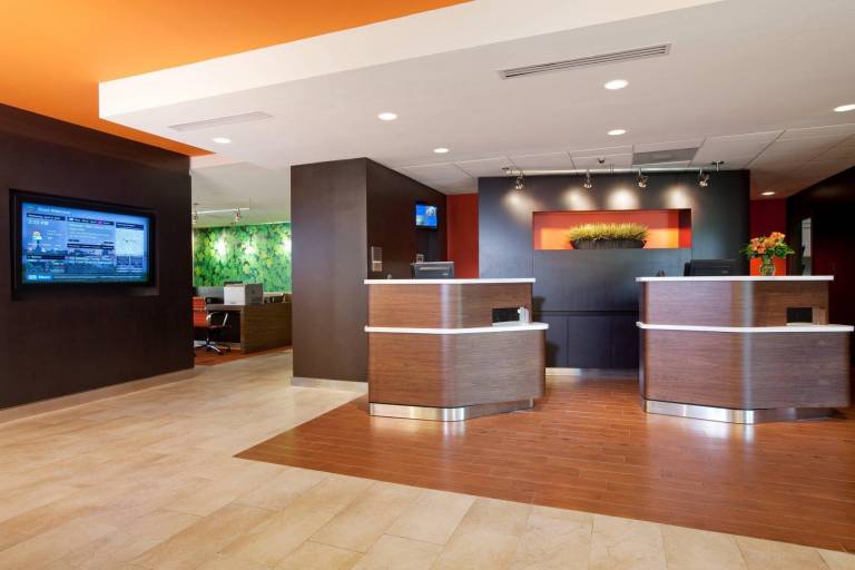 Courtyard by Marriott Baton Rouge Acadian Centre/LSU Area — photo 2