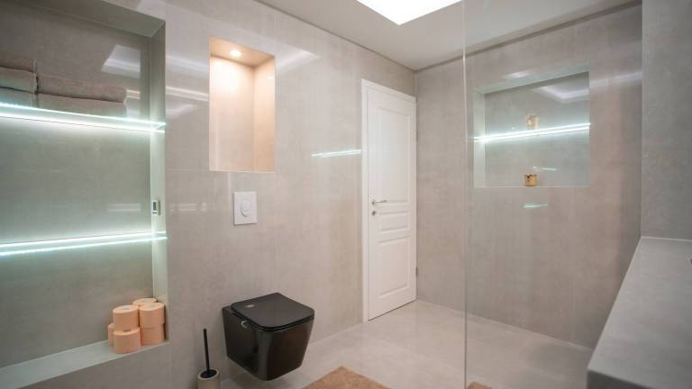 Fully equipped nice villa with private pool, terrace & barbecue | City view | Pets are welcome — photo 2