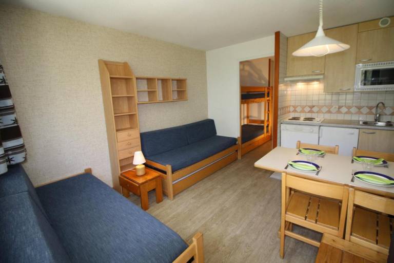 20m from resort center, 4th floor, balcony, tv, ski locker, 24m², Tignes in Tignes