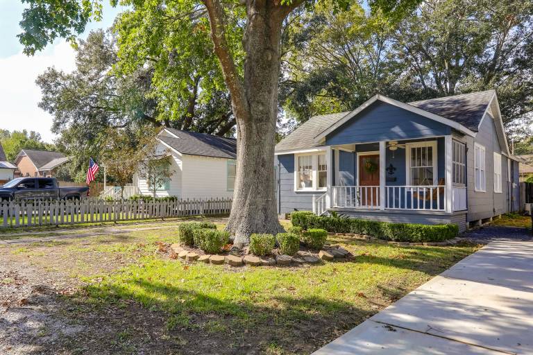 4 Mi to Dtwn: Baton Rouge Bungalow w/ Private Yard — photo 2