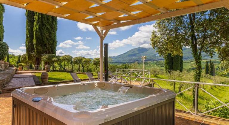 Family-friendly charming villa with jacuzzi, barbeque & private pool | Dogs allowed — photo 4