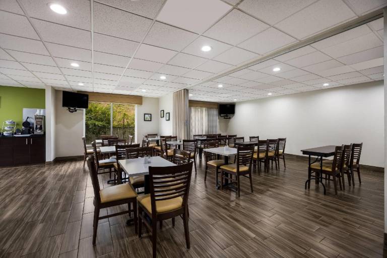 Sleep Inn & Suites Valdosta Mall Area — photo 5