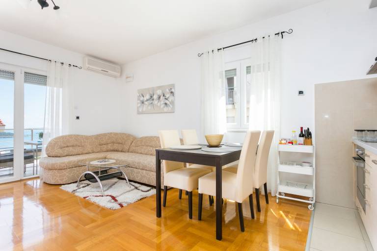 Holiday apartment with patio | Sea view in Seget