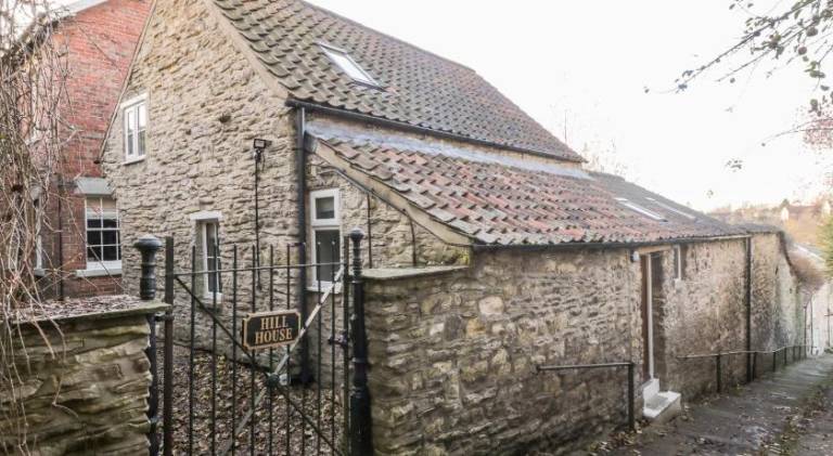 House with 2 rooms for 4 persons in Newbridge