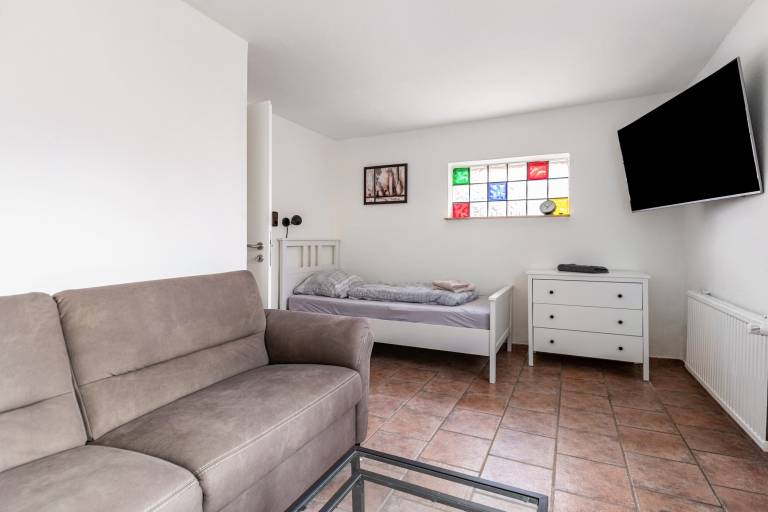 A beautiful fitter s flat 6