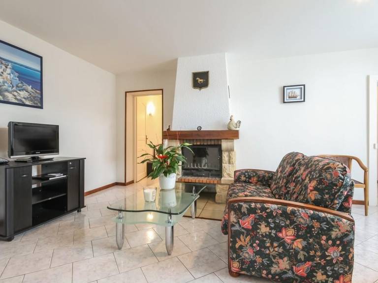 Charming cottage with private courtyard, near Dijon — photo 2