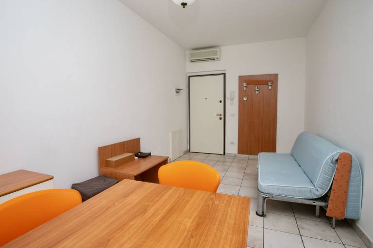 Apartment with patio — photo 4