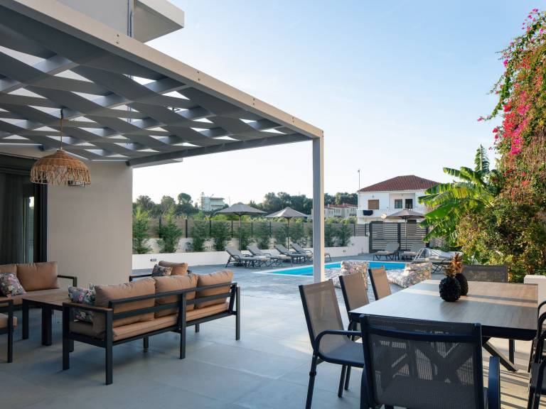 House with barbeque & private pool — photo 3