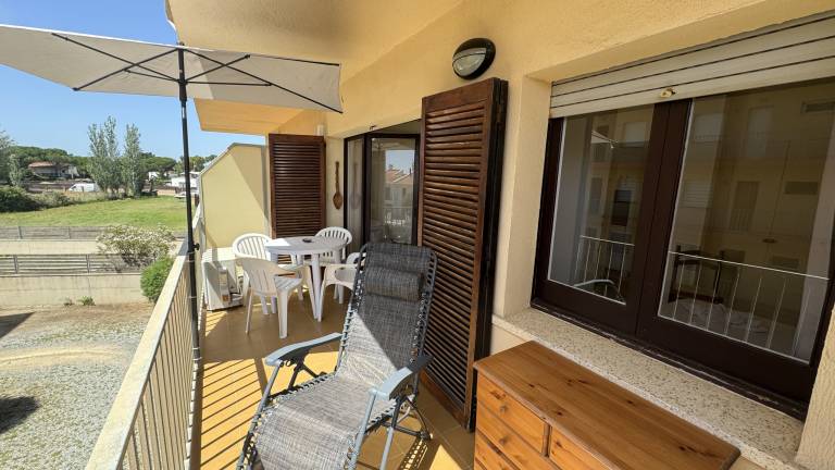 Rental apartment with patio & garden — photo 3